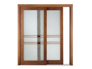 Стеклянная дверь