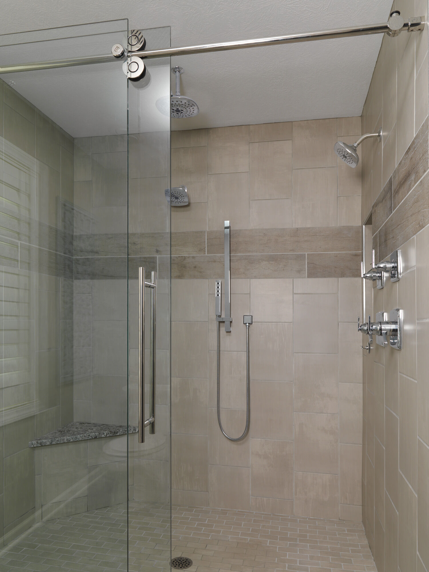 51567-PN H2Okinetic® Ручной душ с раздвижной штангой с одинарной настройкой Delta Faucet Universal Showering Полированный никель  - Вид №30