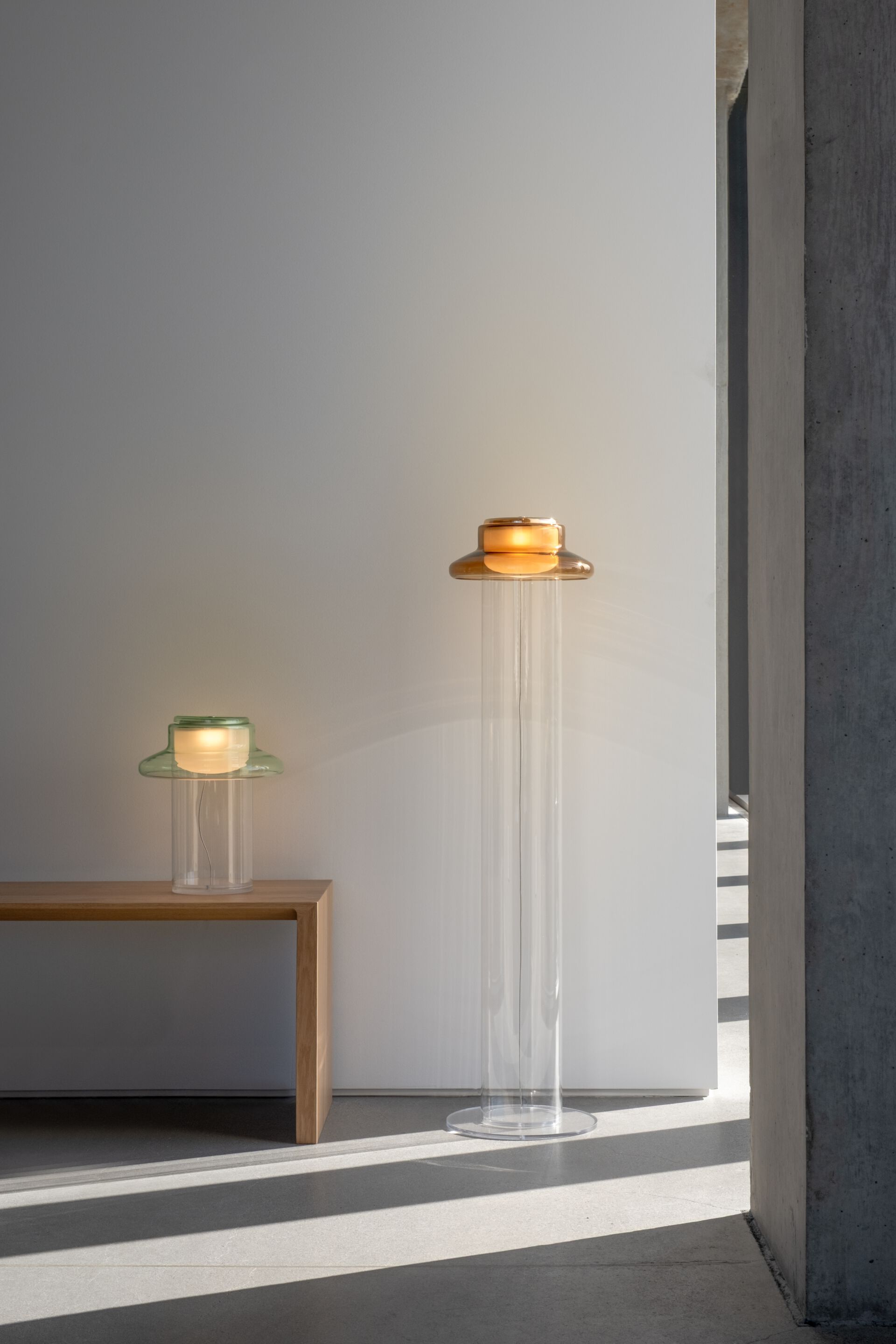 Стеклянная настольная лампа A-N-D Pace ARCH-00130647 - Вид №2