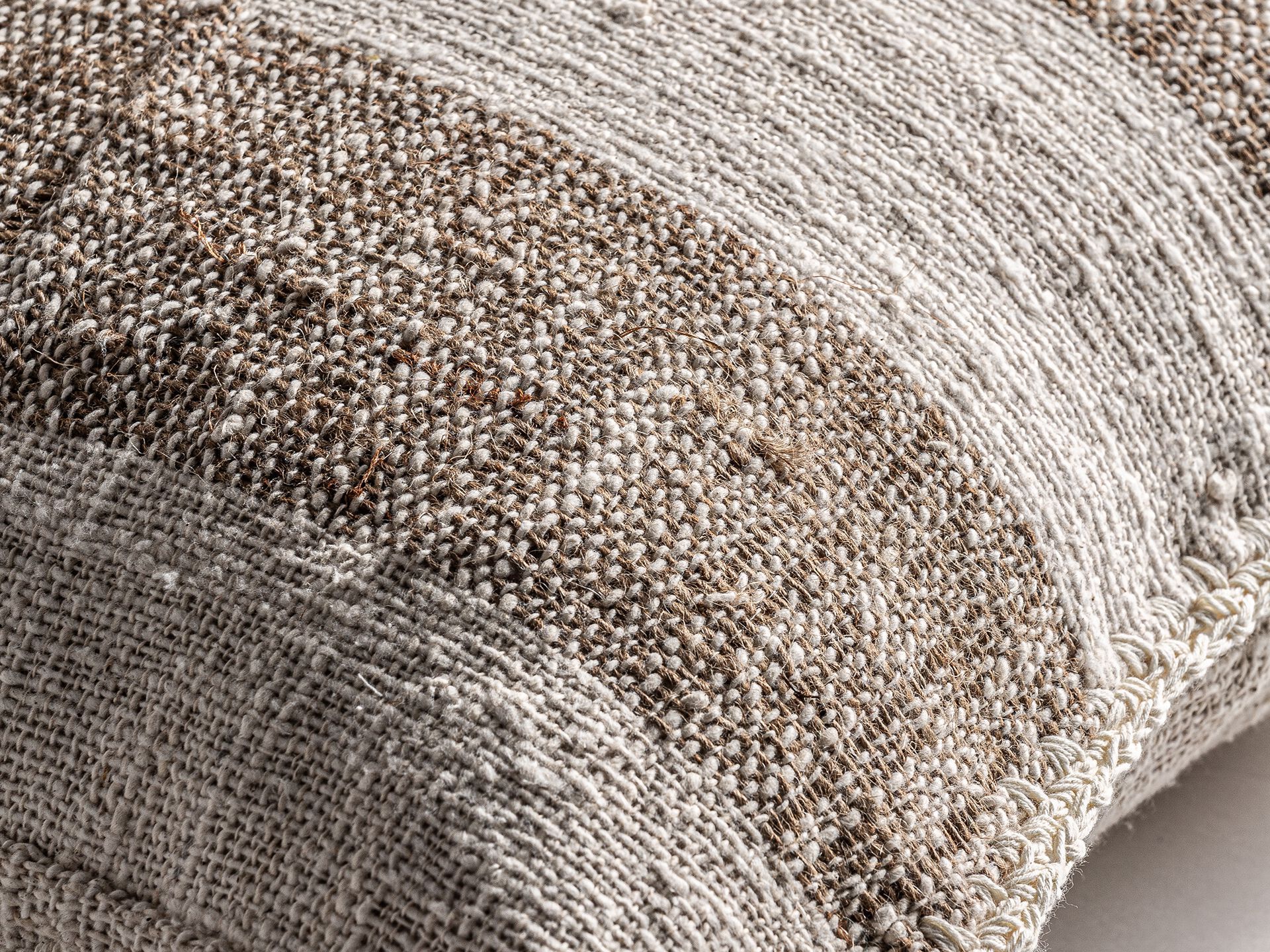 Хлопковая полосатая квадратная подушка Vical Home CLANCY ARCH-00124442 - Вид №2