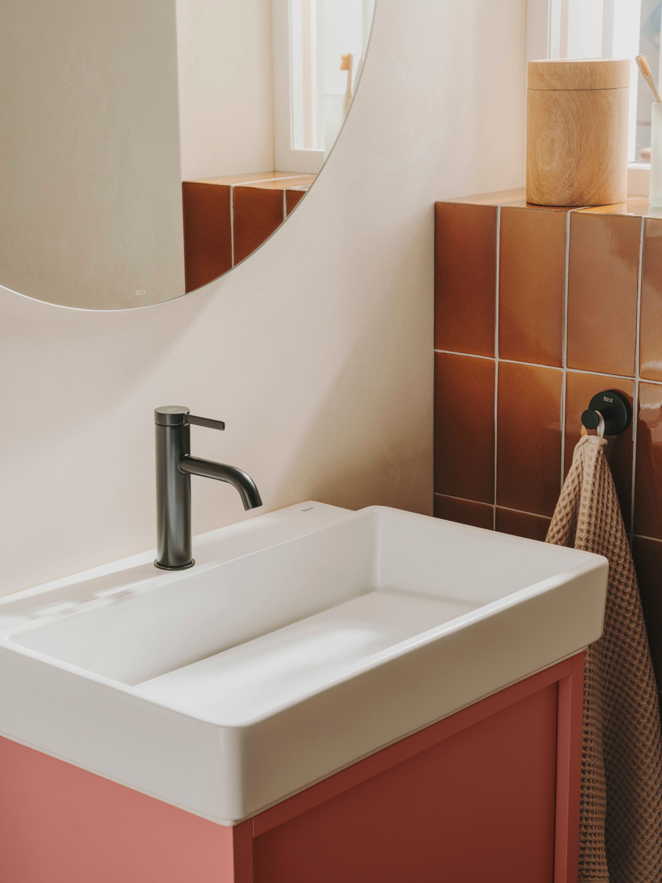 Деревянный подвесной умывальник с ящиками Roca ARCH-00062872