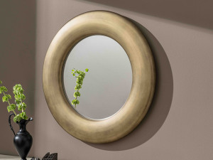 Настенное круглое зеркало с рамкой
