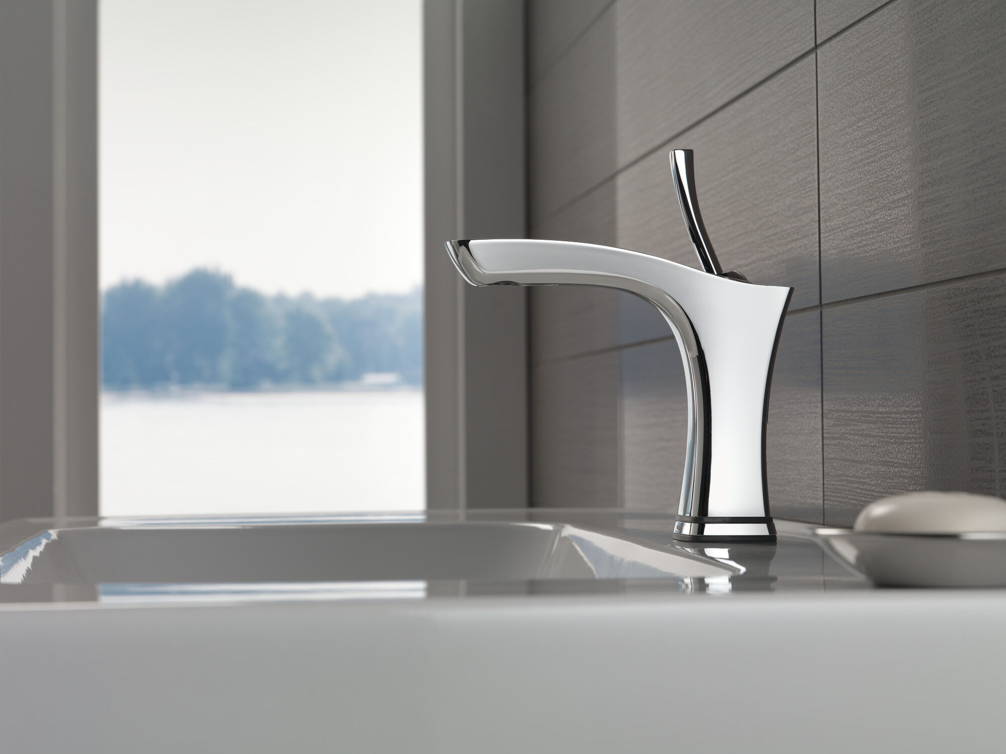 552TLF Смеситель для ванной с одной ручкой с технологией Touch2O.xt® Delta Faucet Tesla Хром - Вид №7