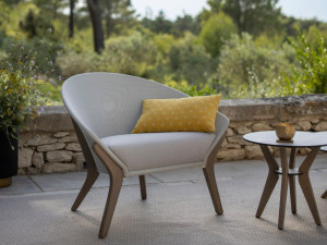 Садовое кресло с подлокотниками