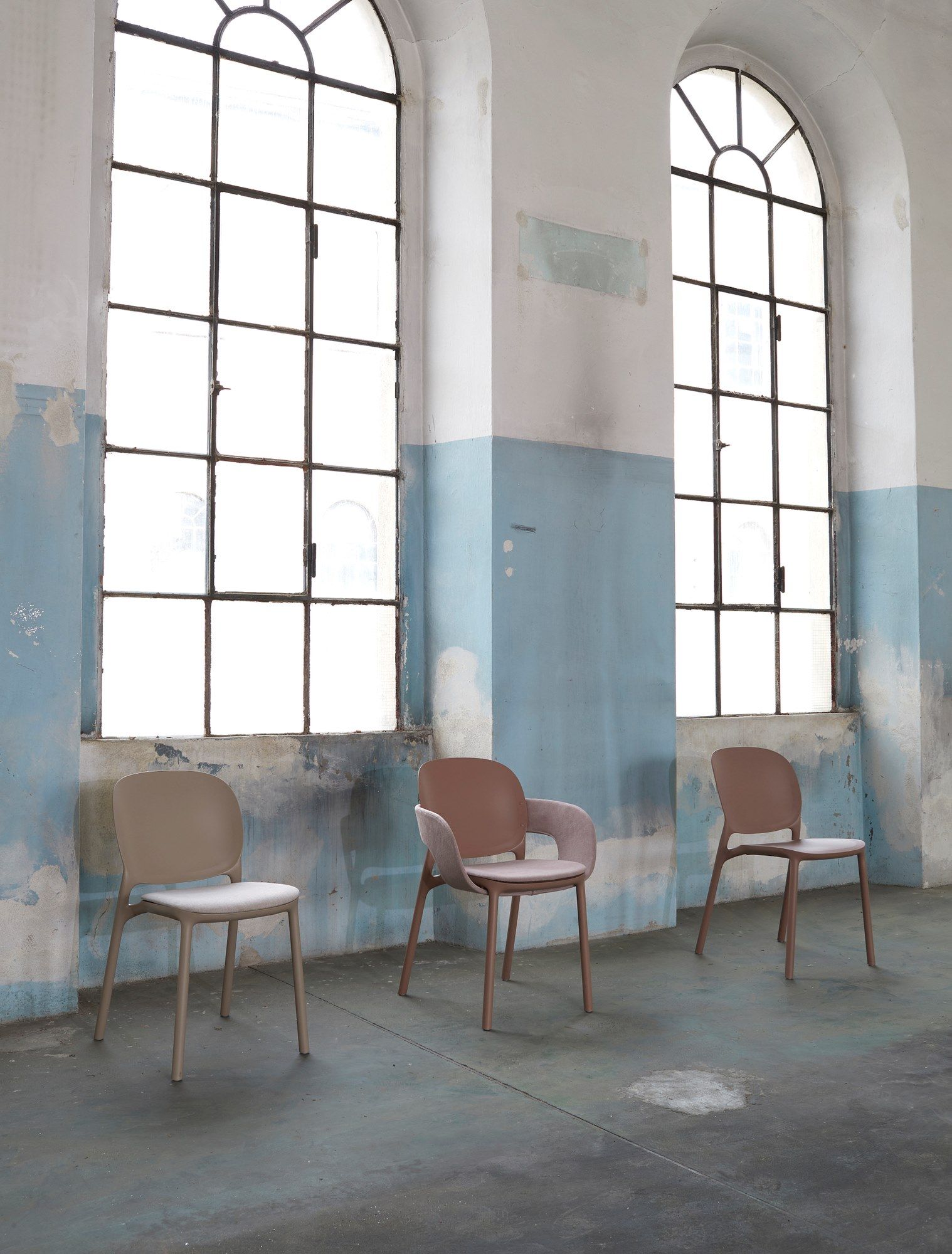 Тканевый стул с подлокотниками и встроенной подушкой S-CAB Hug ARCH-00072922 - Вид №8