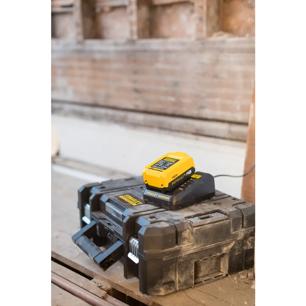 Аккумулятор Stanley Fatmax FMC688L-XJ, 18 В Li-ion 4 Ач STLM-2143331 - Вид №1