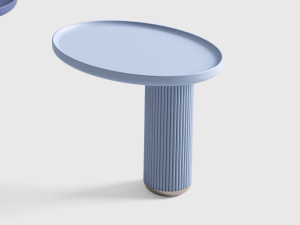 Овальный журнальный столик из лакированного дерева