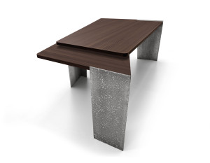 Деревянный стол