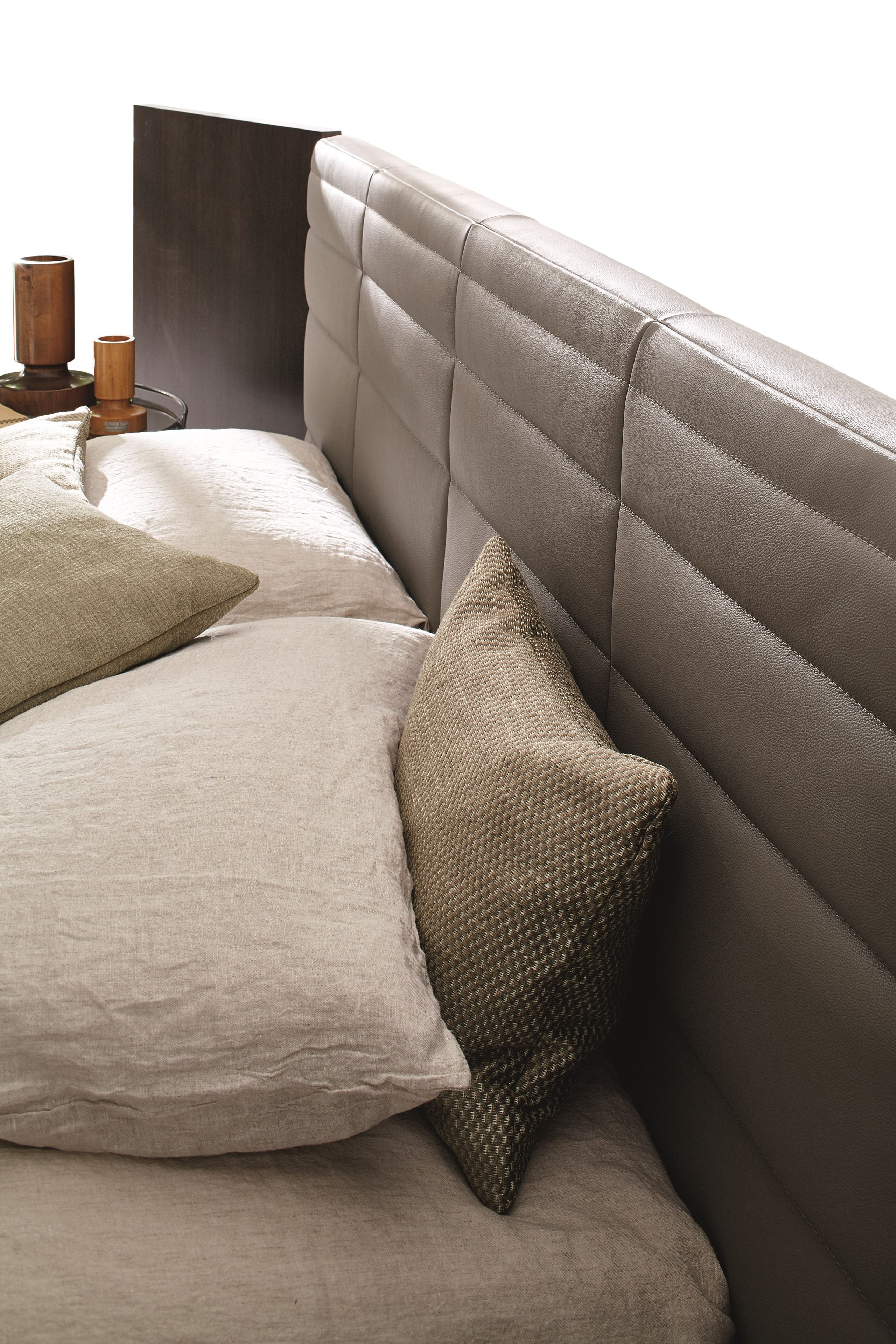 Кожаная кровать с мягким изголовьем Ditre Italia GRANDANGOLO ARCH-00035654 - Вид №3