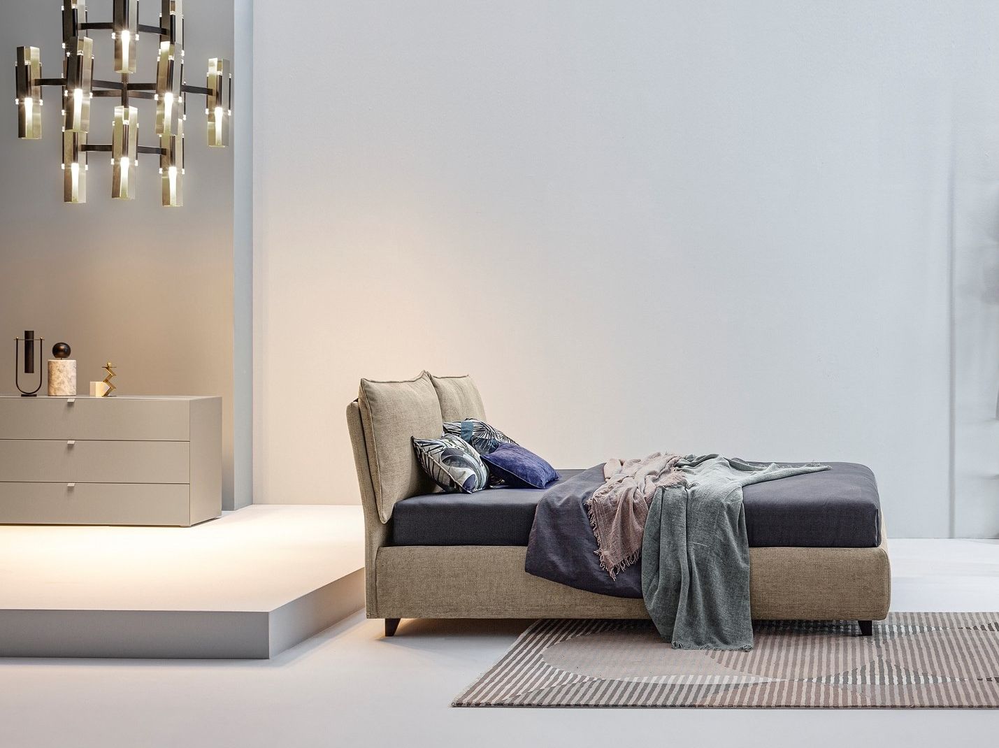 Двуспальная кровать с мягким изголовьем Twils Blanca ARCH-00079950 - Вид №2