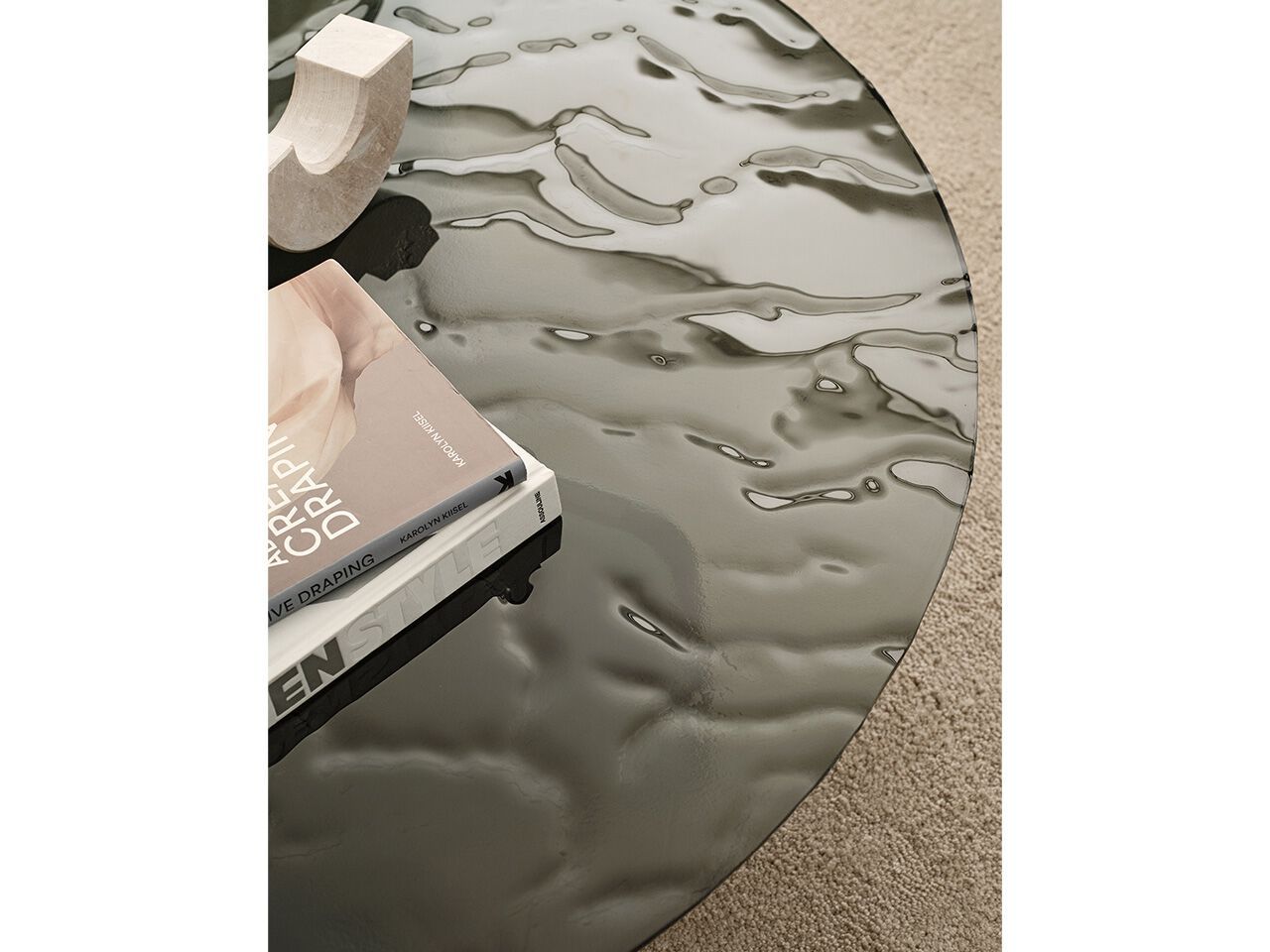 Низкий круглый журнальный столик из орехового дерева и литого стекла Turri Веста ARCH-00044304 - Вид №2