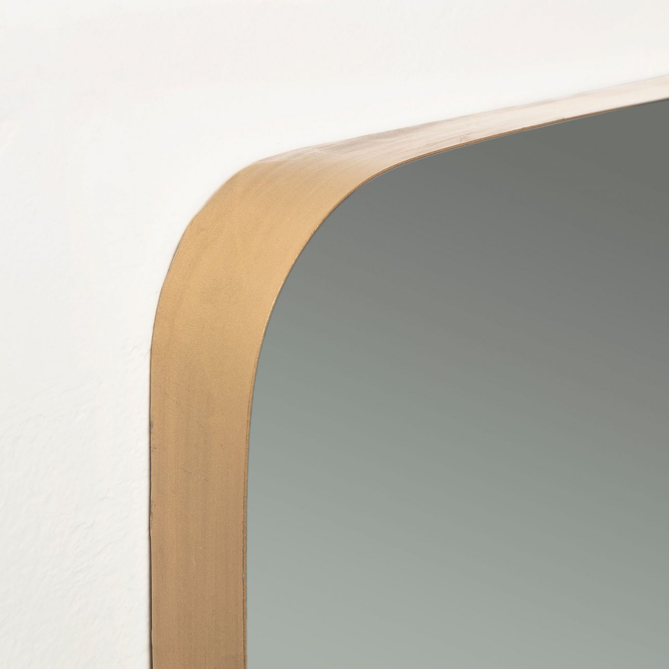 Зеркало золотое квадратное со скругленными углами Marcus от La Forma LA FORMA MARCUS 298892 Золотой  - Вид №1