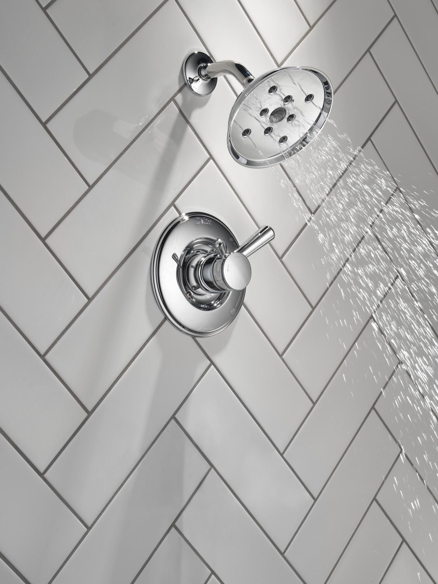 T17293 Традиционная душевая кабина серии Monitor® 17 H2Okinetic® Delta Faucet Linden Хром  - Вид №1