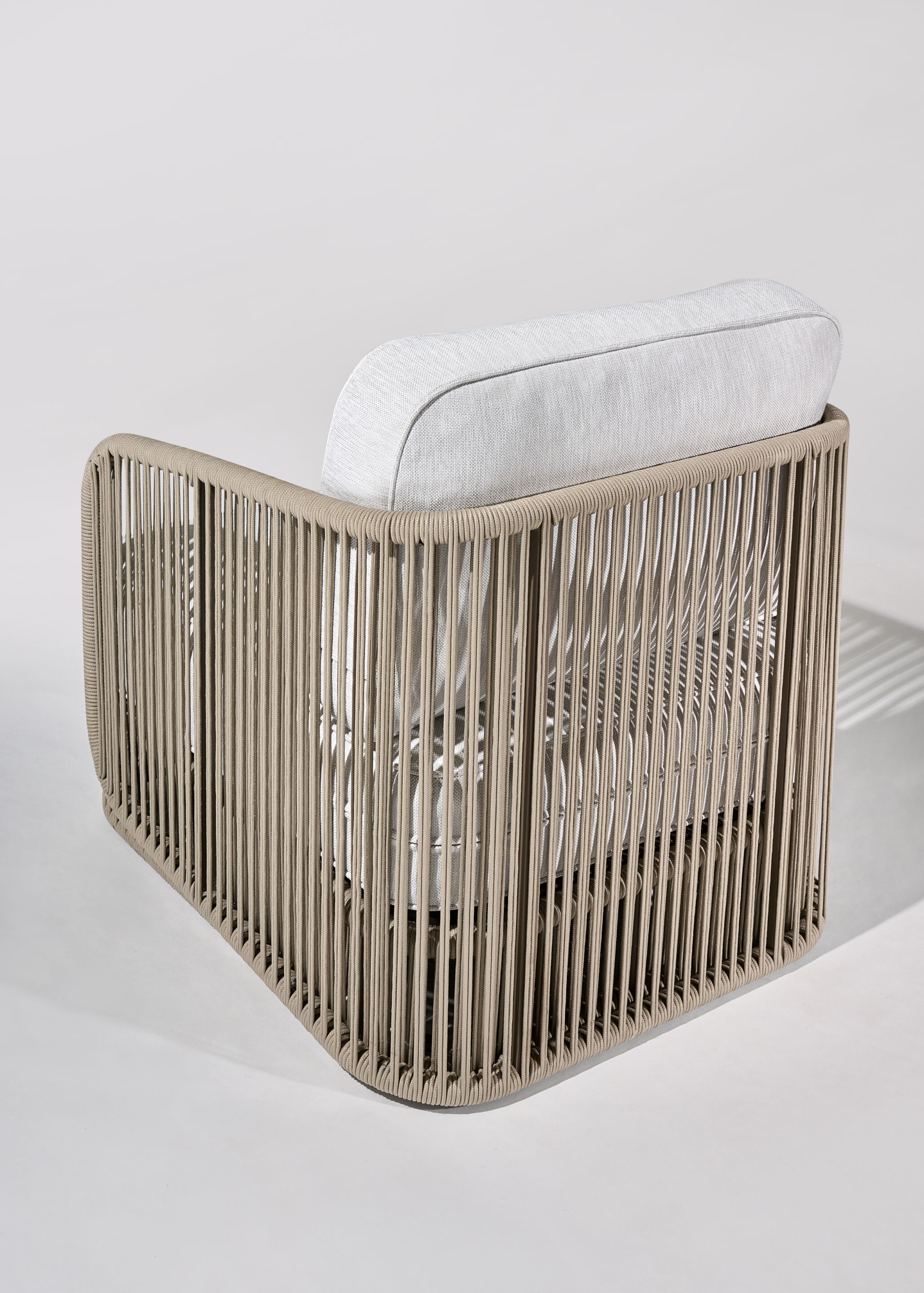 Веревочное садовое кресло с подлокотниками Walters Wainscott ARCH-00019868 - Вид №4