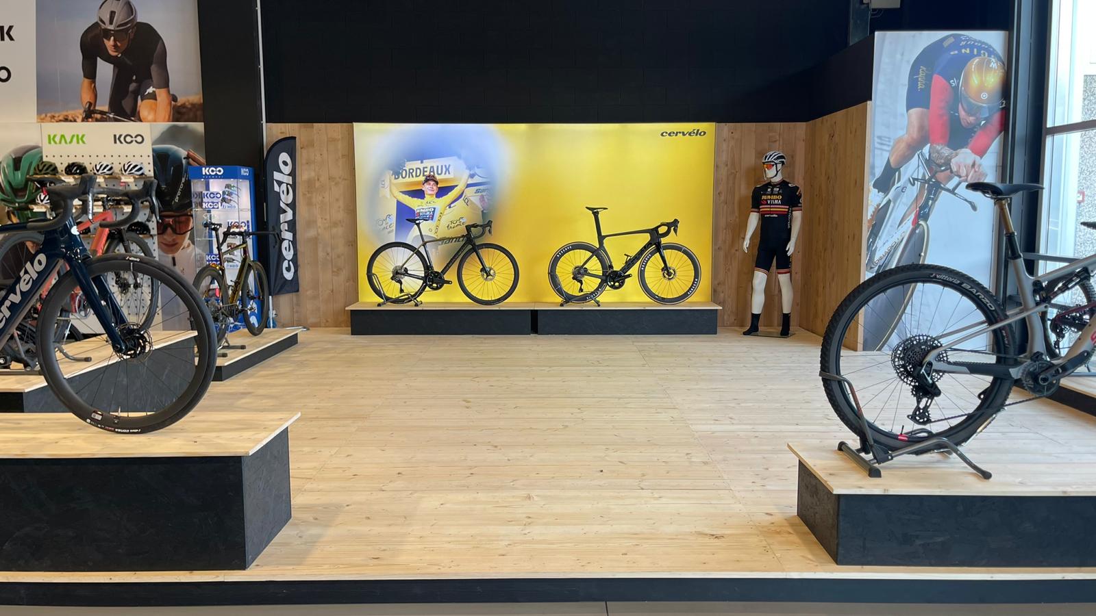 Алюминиевая и тканевая система для оформления магазинов ABS Group ALLESTIMENTI PER NEGOZI ARCH-00132654 - Вид №9