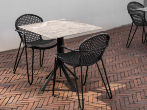 Квадратный стол в Ксерамике