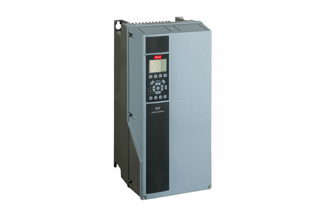 Danfoss VLT AQUA Drive FC 202 — специализированные преобразователи частоты для водоснабжения и водоотведения мощностью до 1400 кВт FC-202PK55T4E20H1XGXXXXSXXXXAXBXCXXXXDX 131B8880 