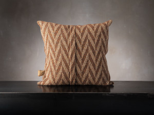 Квадратная подушка из шерсти и льна