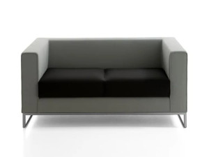 Кожаный диван