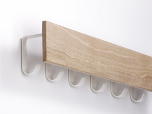 Настенная вешалка