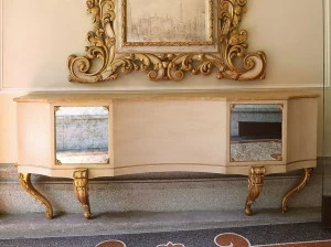 Arnaboldi Interiors Комод деревянный с распашными дверцами Curved