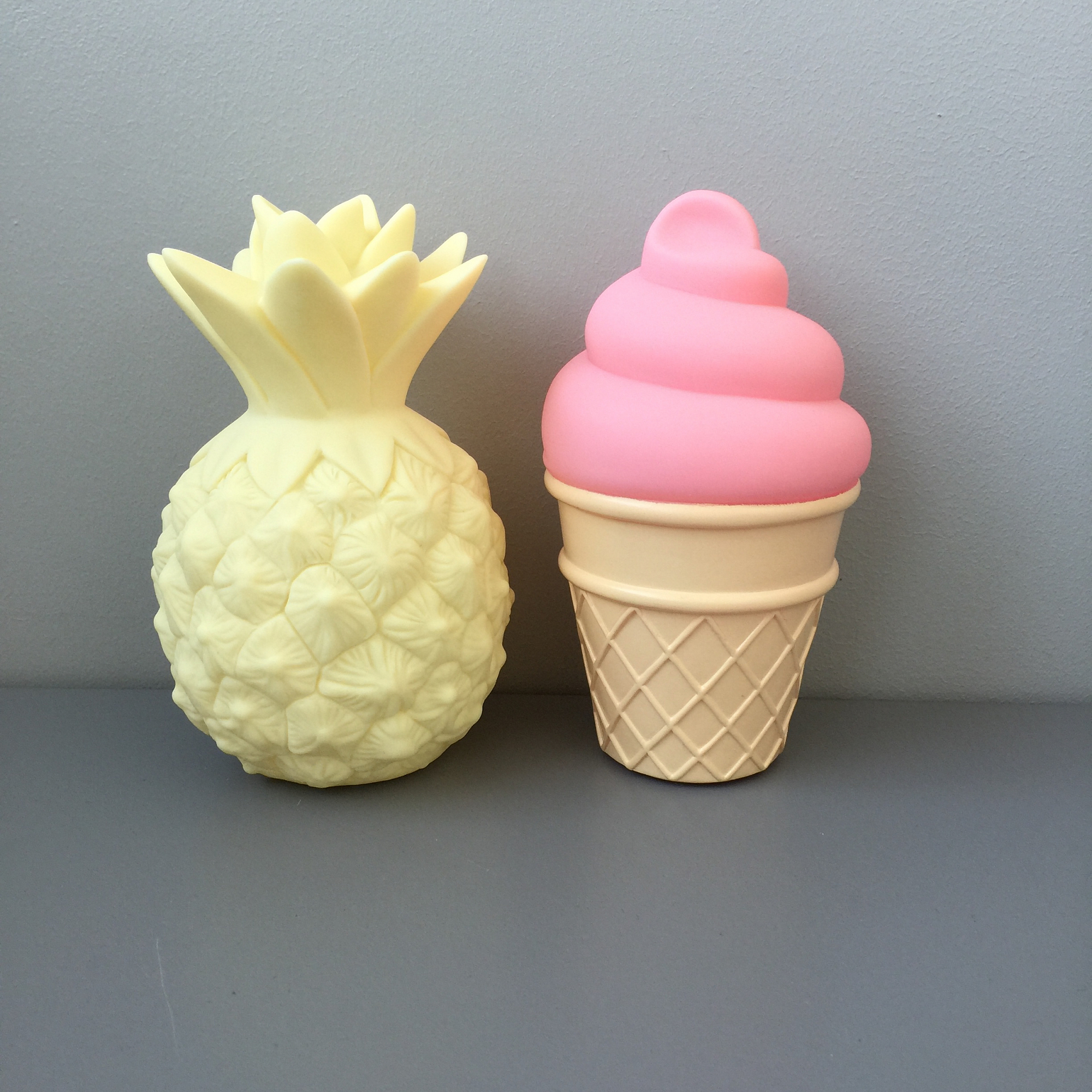 Ночник детский Yellow Pineapple LITTLE LOVELY COMPANY  281728 Желтый Santreyd  - Вид №3