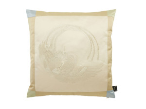 Квадратная подушка из ткани