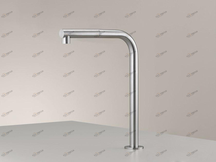 Ceadesign Поворотный излив, установленный на террасе, с выдвижным ручным душем Free ideas Fre 147