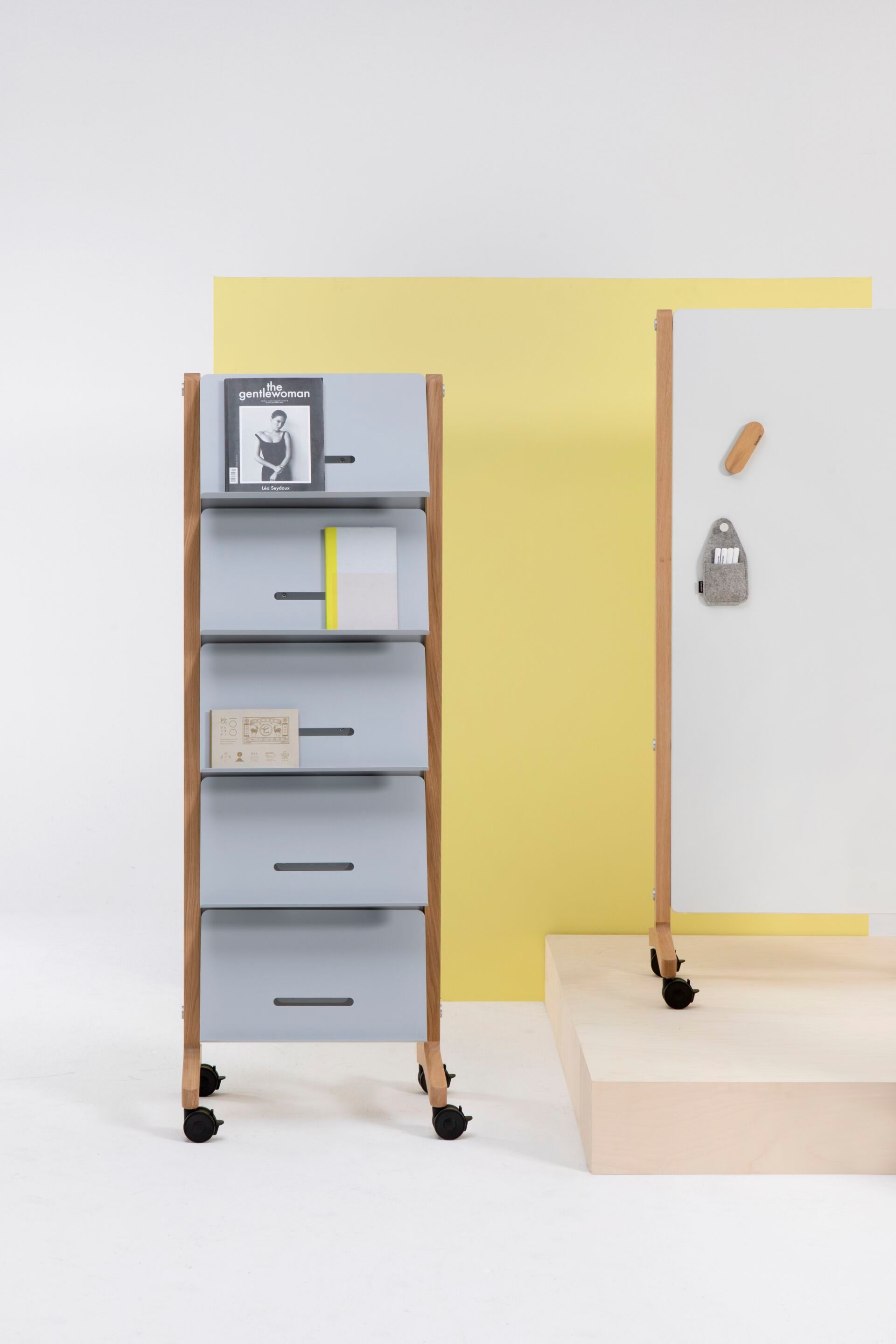 Алюминиевая стойка для журналов с порошковым покрытием с колесами Cascando Round20 ARCH-00140581 - Вид №2