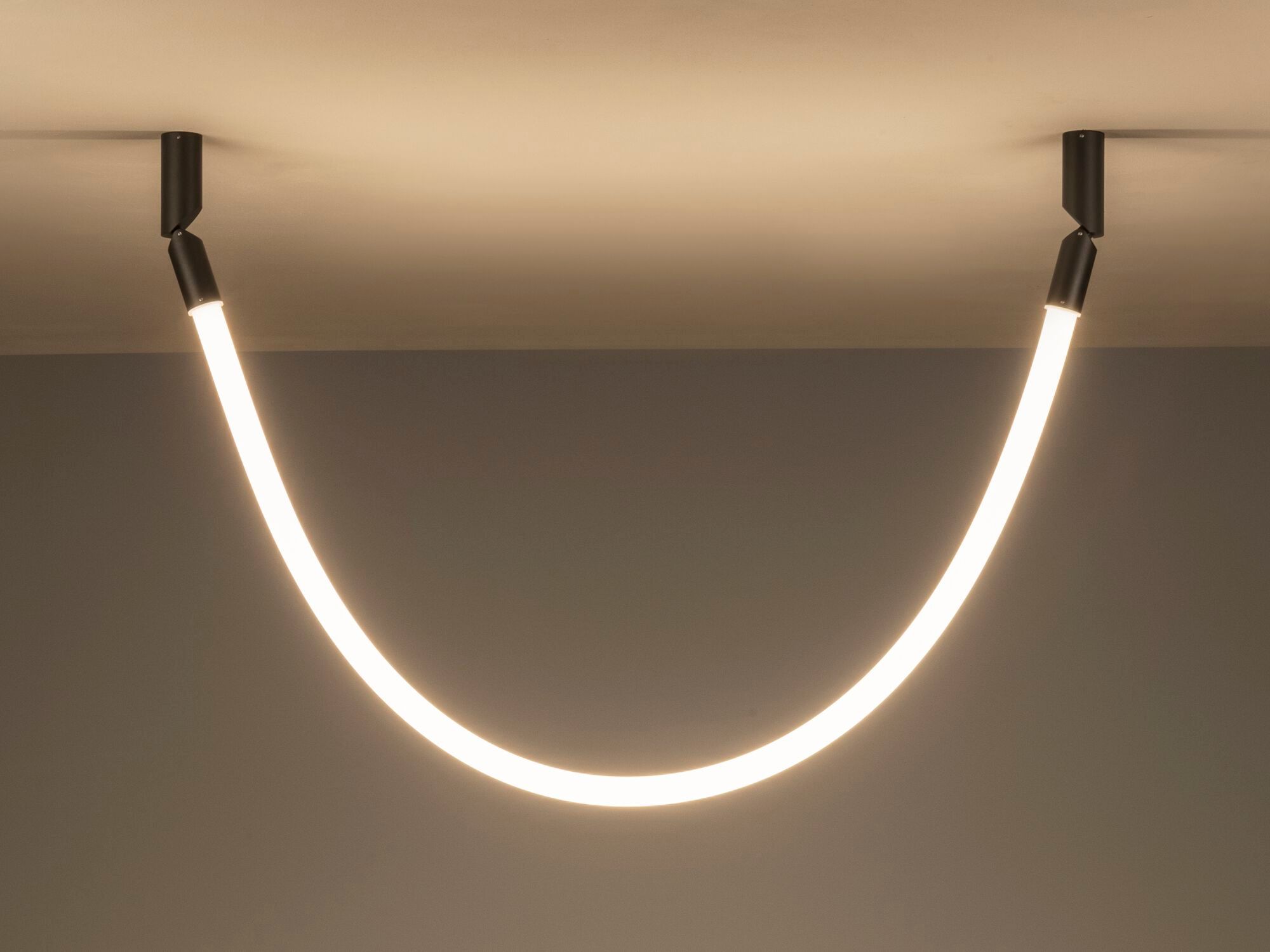 Силиконовая затемняемая светодиодная потолочная лампа Estiluz Arco ARCH-00044909