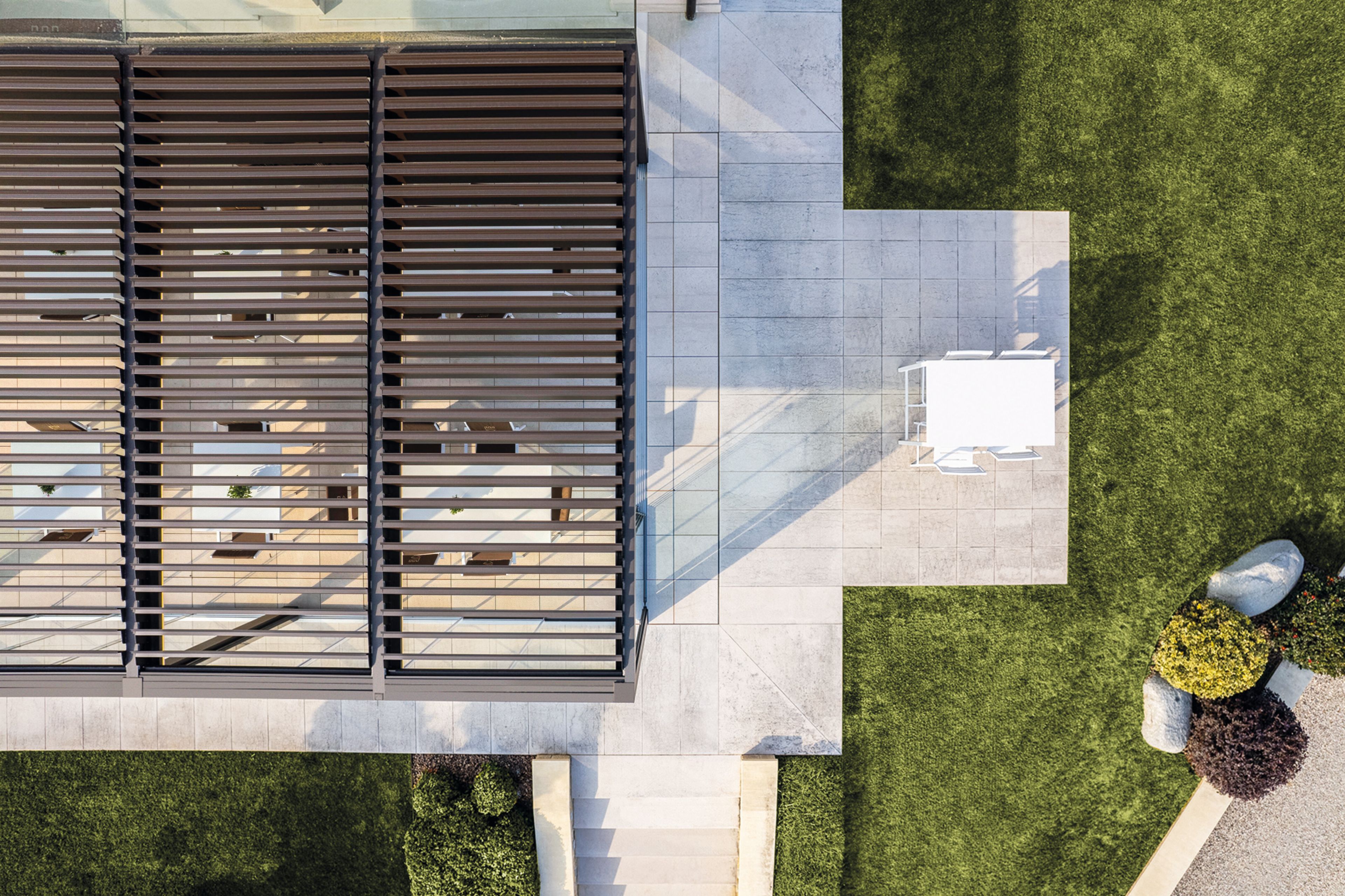 Биоклиматическая беседка из алюминия с поворотными планками YCO WATERPROOF ARCH-00055069 - Вид №4