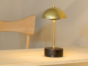 Латунная светодиодная настольная лампа