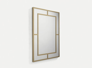 Настенное зеркало в рамке