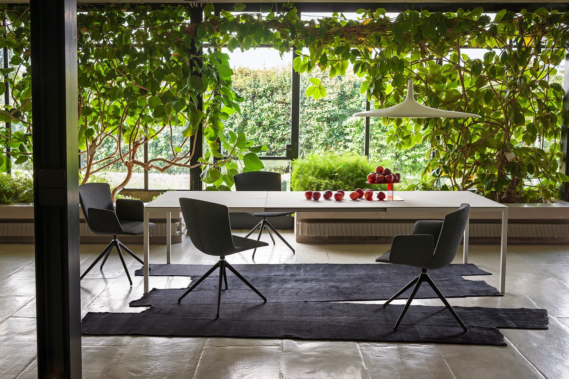 Мягкое вращающееся кресло с 4 спицами Desalto Calum ARCH-00047840 - Вид №1