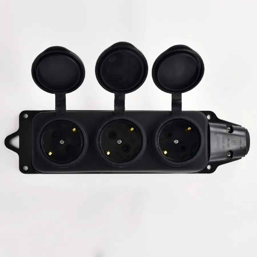 Розетка наружной установки тройная с заглушками 2Р+РЕ 1х16А 220-240V черный LEZARD Силовые разъемы (каучук) 106-0400-0101 - Вид №5