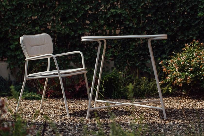 Garda Furniture Штабелируемый металлический садовый стул со встроенной подушкой Totem Gt01be - Вид №1