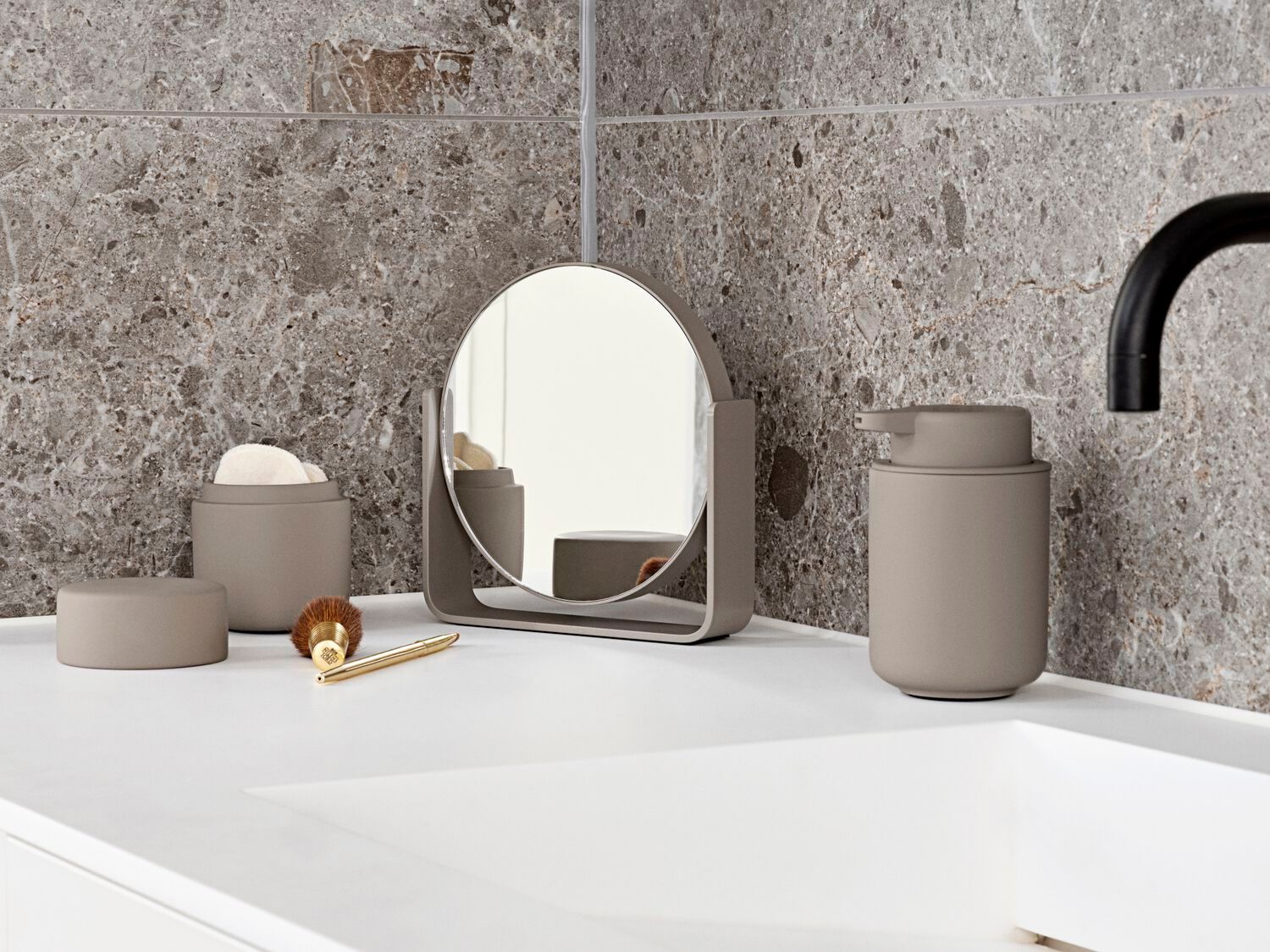 Двухстороннее металлическое увеличительное зеркало ZONE DENMARK Ume ARCH-00007200 - Вид №1