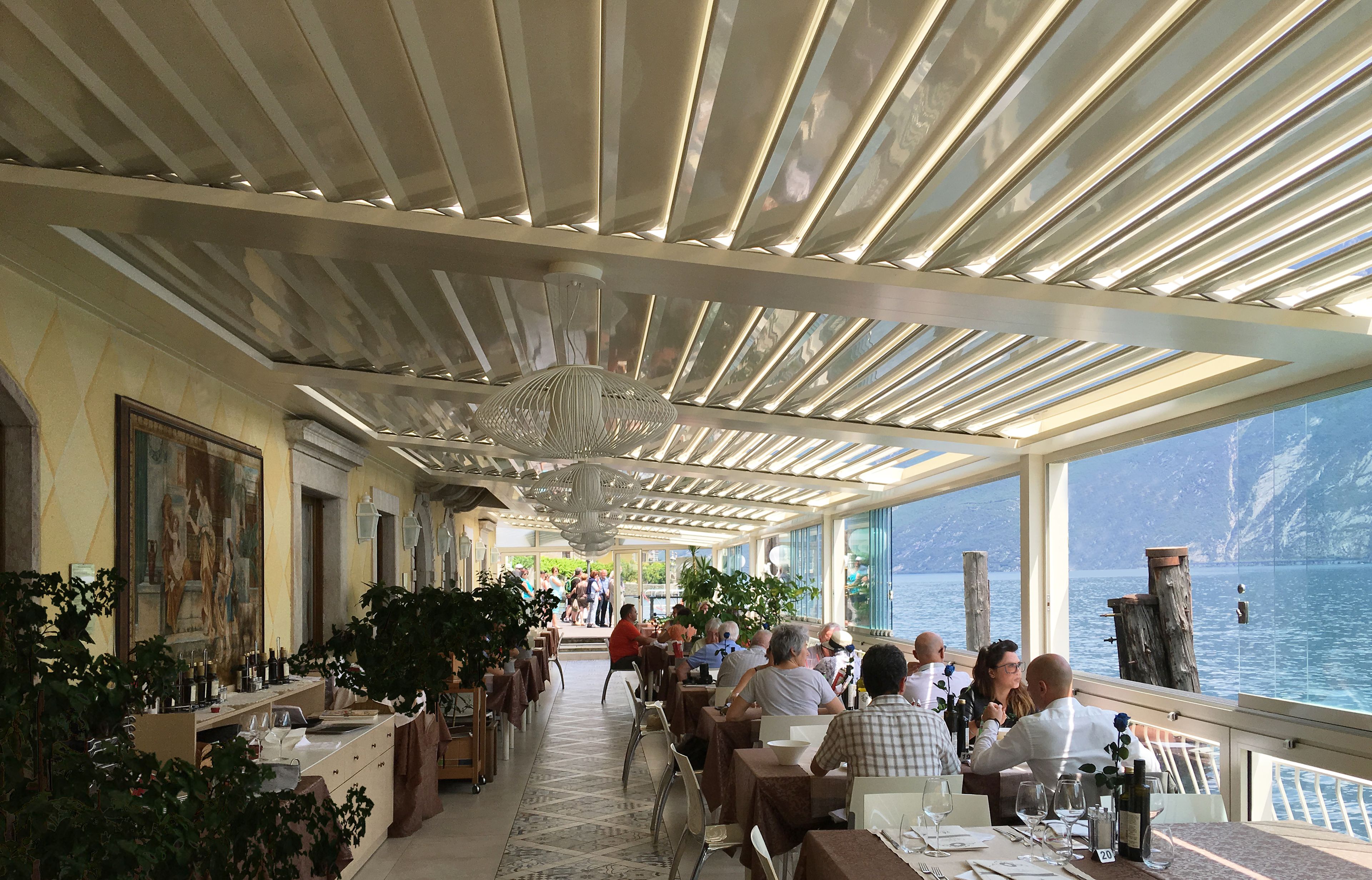 Самонесущая пергола из алюминия с поворотными пластинами STUDIO 66 BLADE 230 ARCH-00000811 - Вид №3