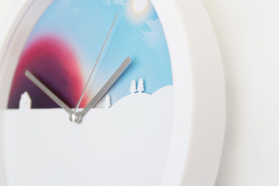 Часы настенные Day and Night с цветным циферблатом SUCK UK SKCLOCKDN1 - Вид №7