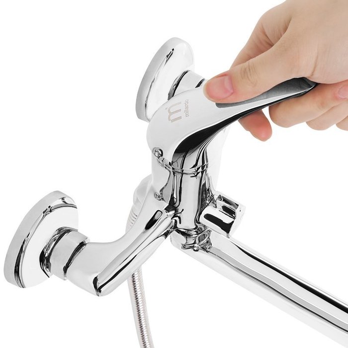 DAVSBLCM10 Milardo Davis Смеситель для ванны с длинным изливом Davis Россия  - Вид №1