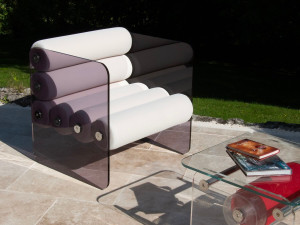 Кресло с подлокотниками