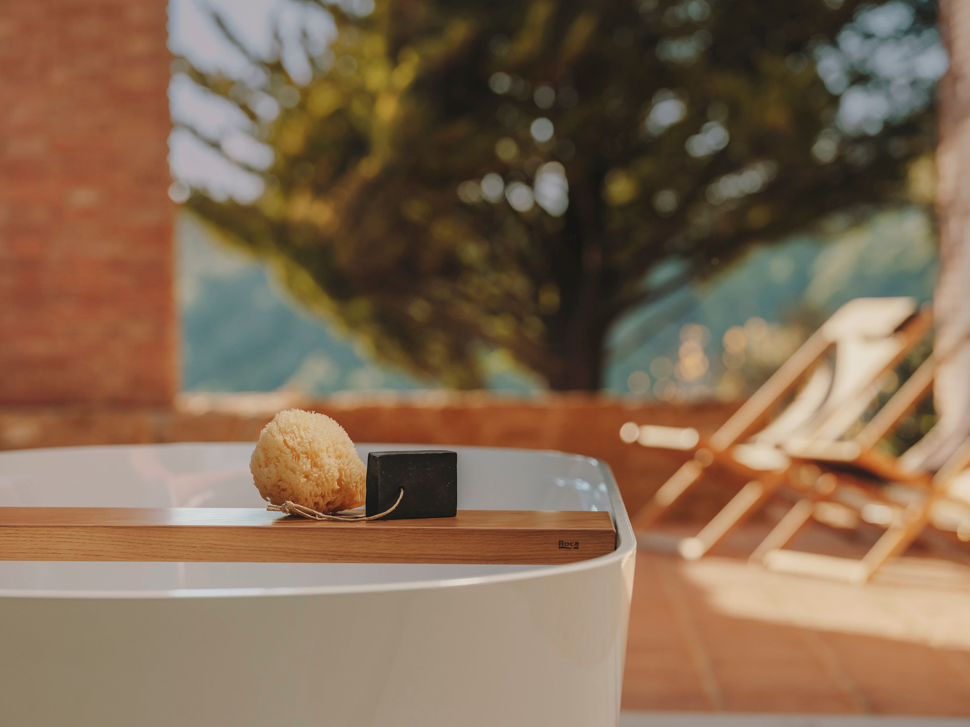 Овальная ванна в центре комнаты в Stonex® Roca Tura ARCH-00058759 - Вид №11