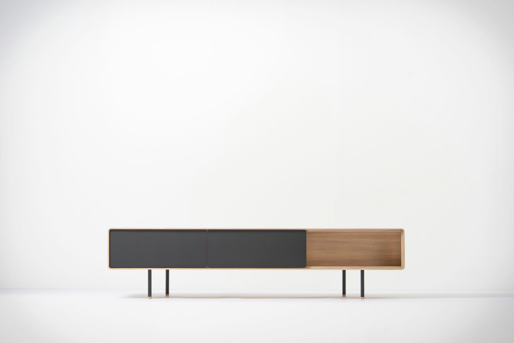 Дубовый шкаф для телевизора с ящиками Gazzda ARCH-00146365 - Вид №6