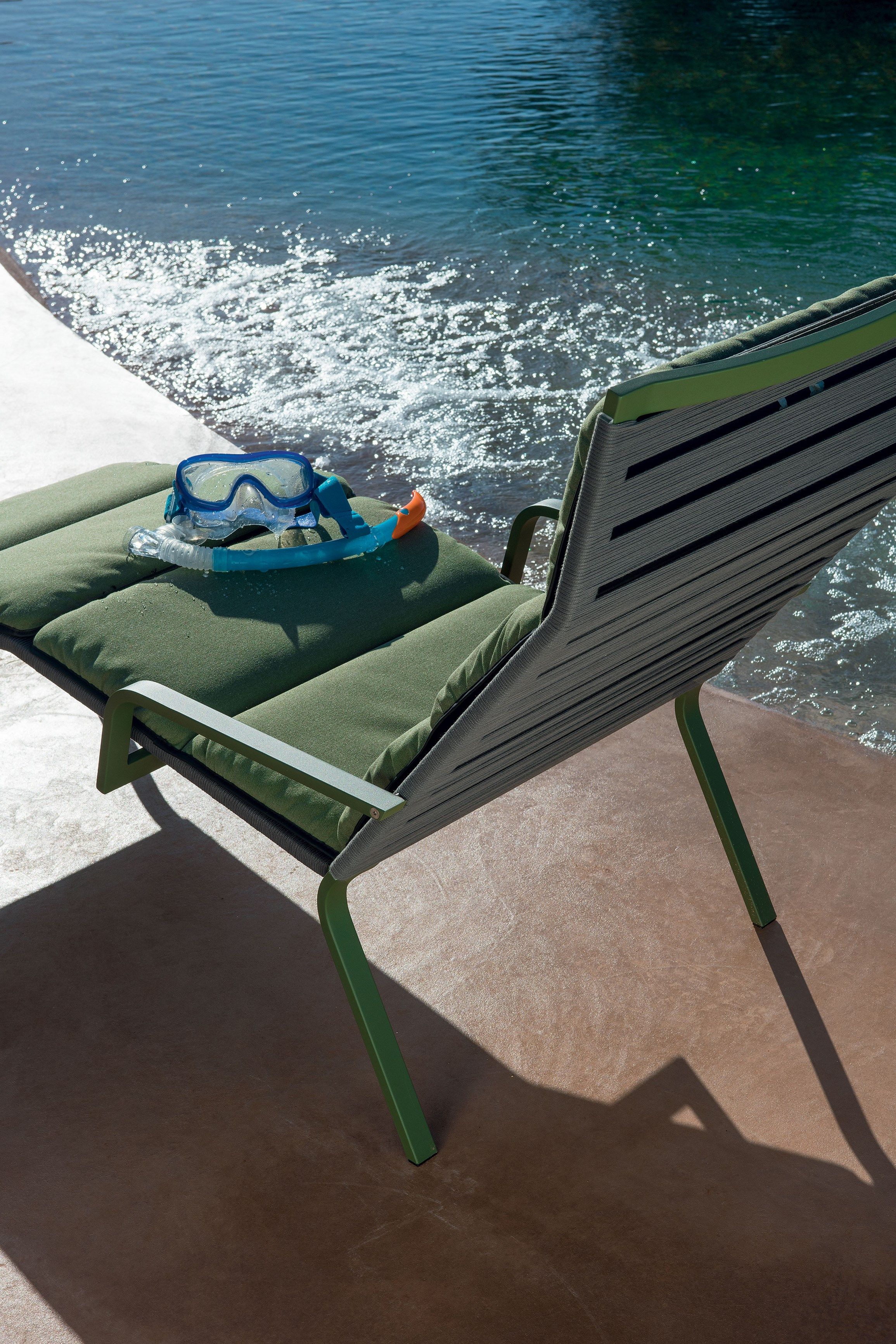 Прямоугольная однотонная подушка для наружного применения Kristalia Lips ARCH-00115312 - Вид №12