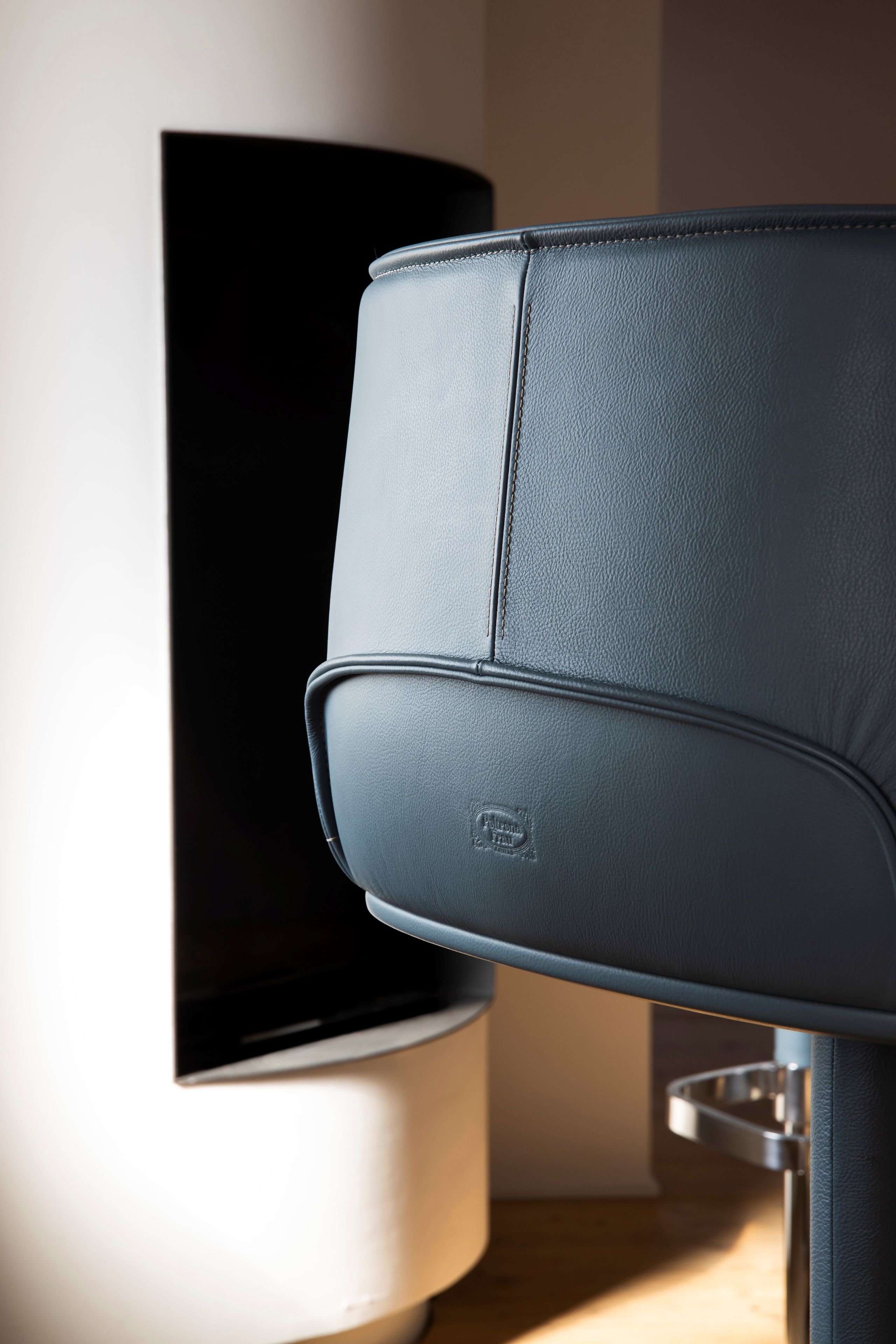 Регулируемый по высоте кожаный высокий стул Poltrona Frau ARCH-00092695 - Вид №7