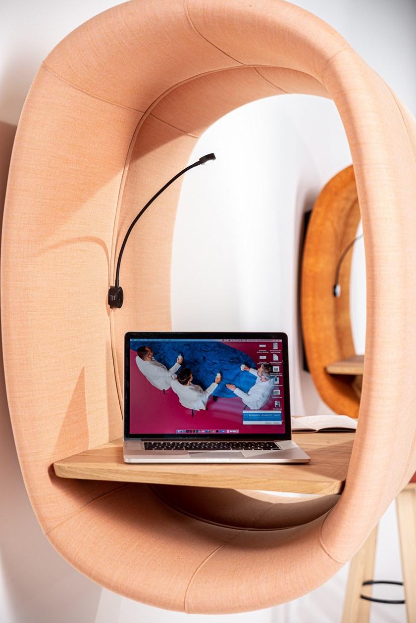 BuzziSpace Акустическая мультимедийная офисная кабина из ткани со встроенным освещением sun-id-1381635 - Вид №3