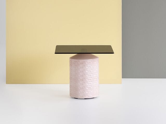 Квадратный керамический садовый журнальный столик со стеклянной столешницей Potocco Hishi ARCH-00015753