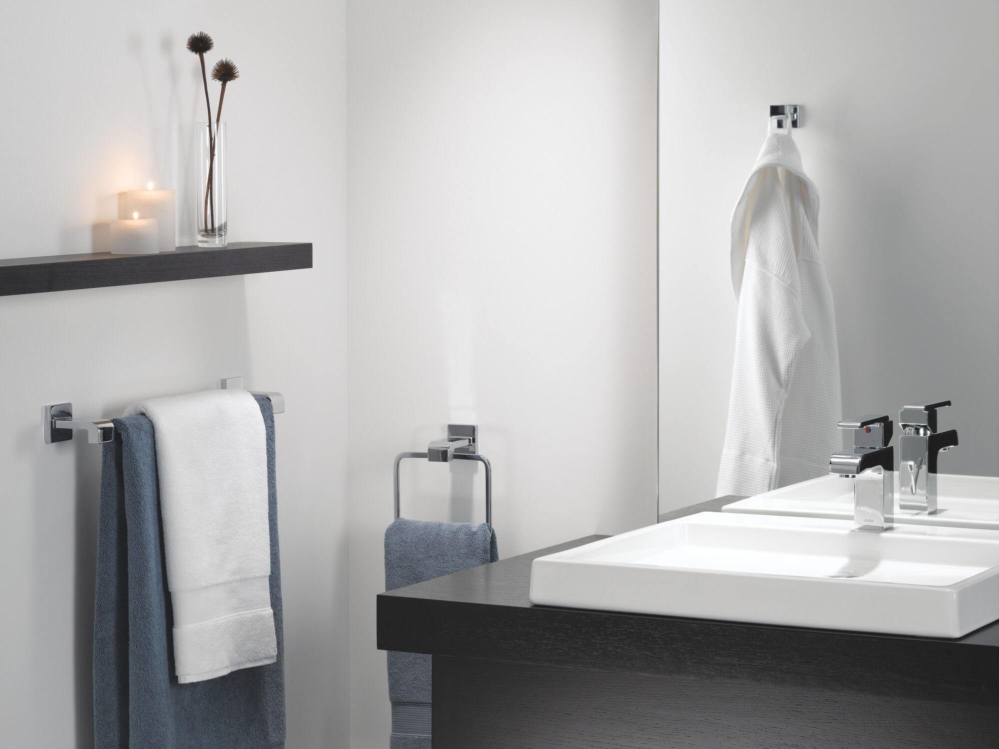 77518 Вешалка для полотенец 18 дюймов Delta Faucet Ara Хром - Вид №1