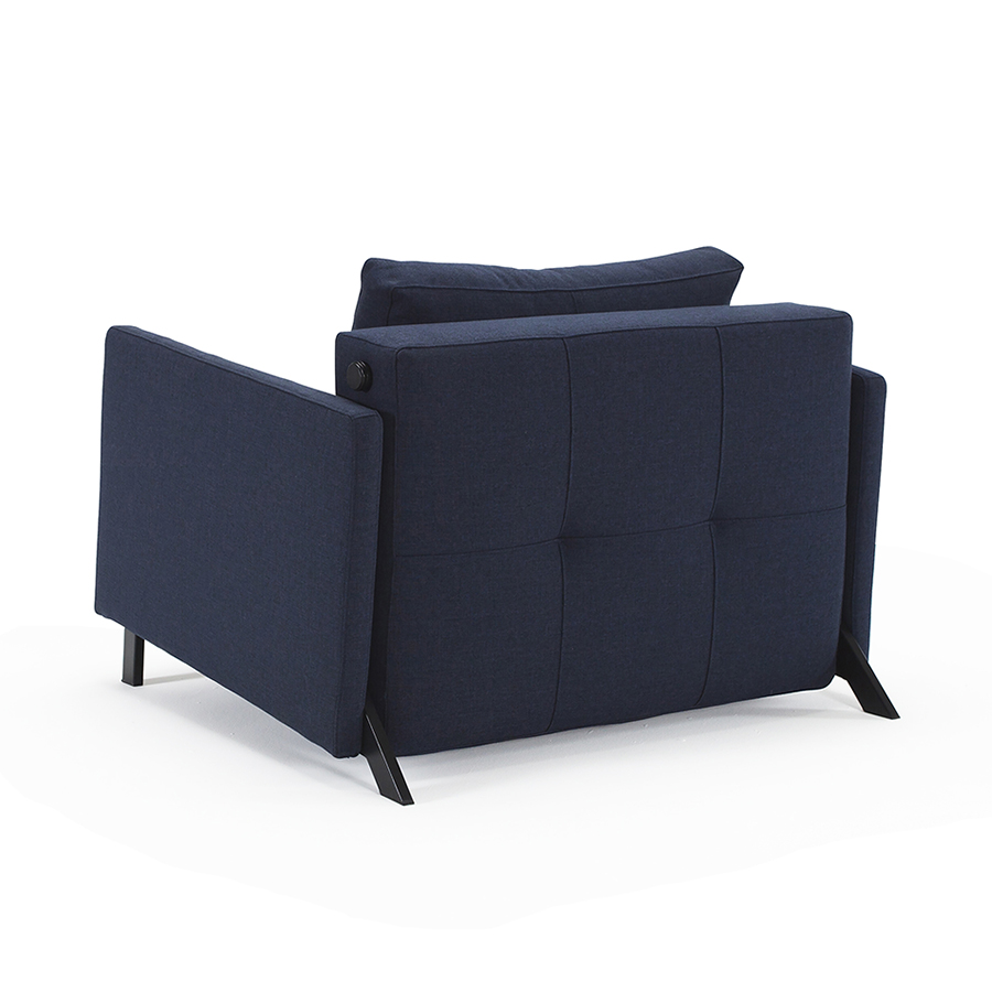 Кресло Cubed 90 с подушкой, подлокотниками Rests и черными ножками, синее Innovation Living CUBEDCH2 - Вид №2