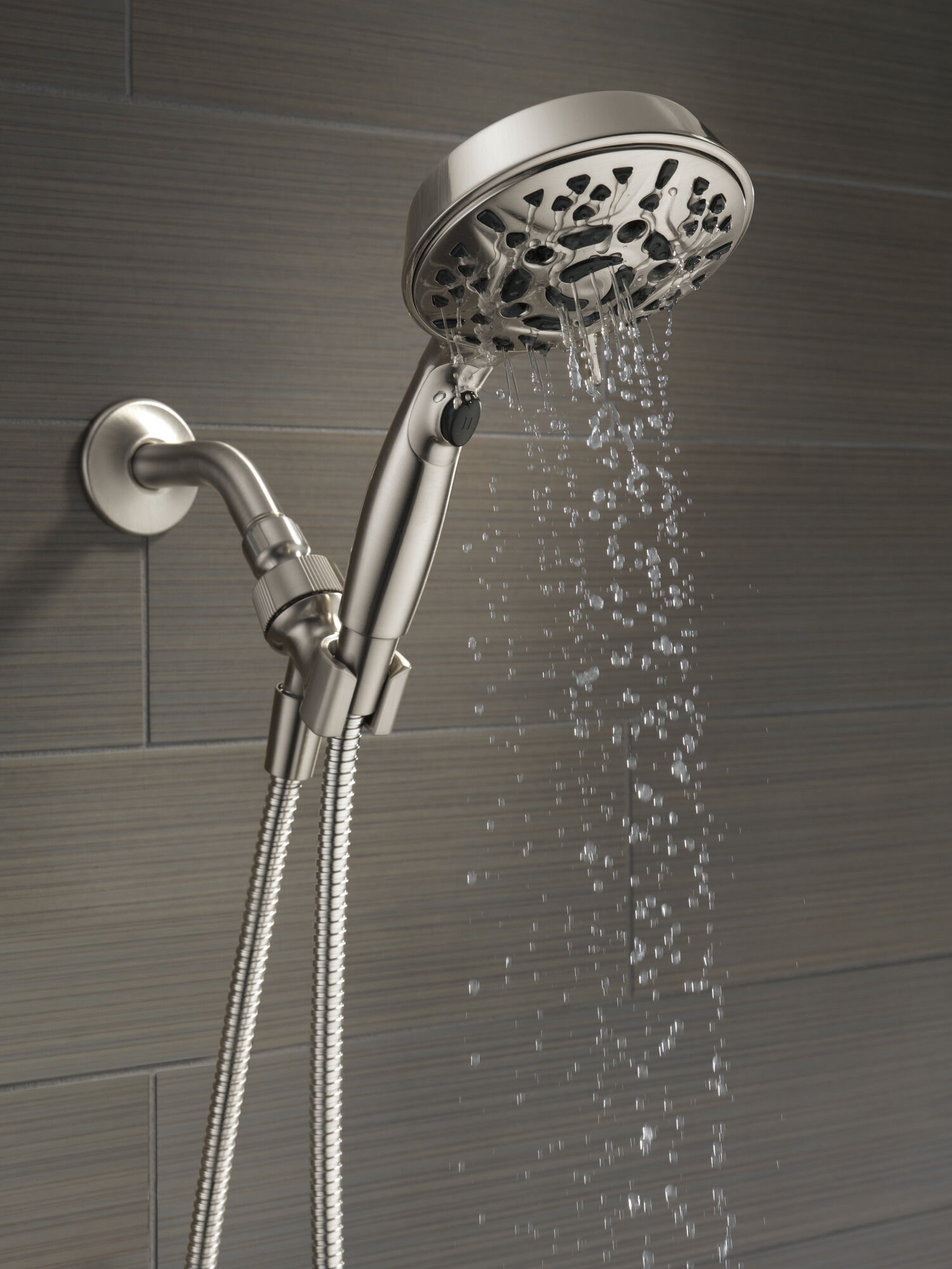 75716SN H2Okinetic Ручной душ с 7 настройками Delta Faucet Universal Showering Сатин никель  - Вид №9